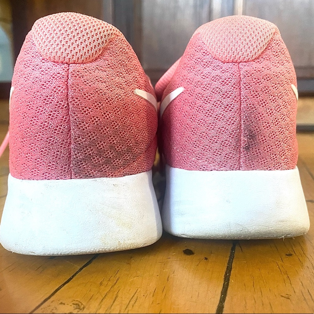 Nike shoes - Picture 4 of 4